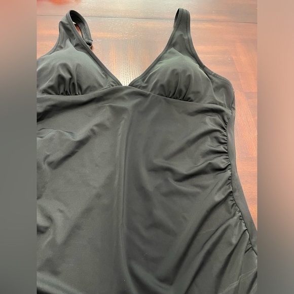 Amazon essentials black Maternity Tankini swim top with UPF 50+ . Size X large - Picture 3 of 4